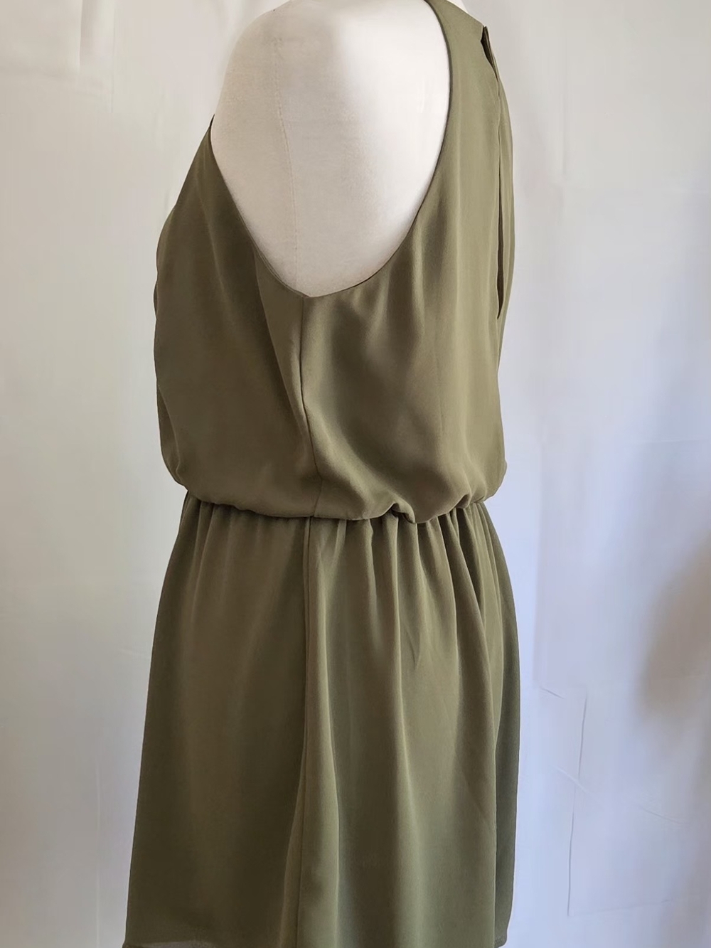 LUSH Olive Green Halter Romper Size S Mock Wrap Keyhole Pleated Jumpsuit - Picture 8 of 14
